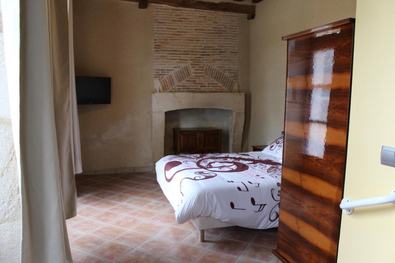 Domaine De La Touche Mosnay Bed & Breakfast Exterior photo