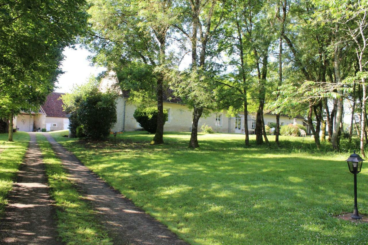 Domaine De La Touche Mosnay Bed & Breakfast Exterior photo