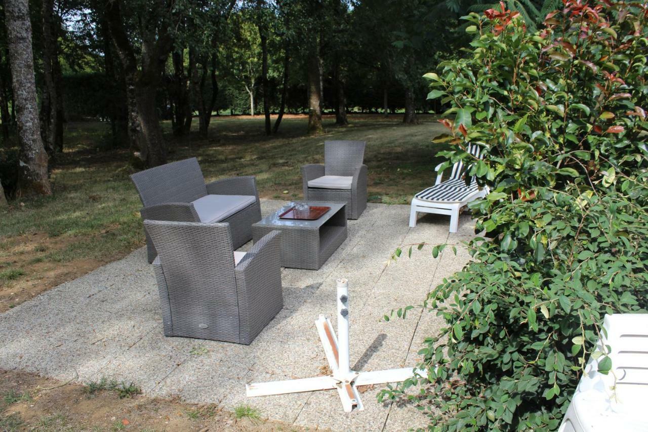 Domaine De La Touche Mosnay Bed & Breakfast Exterior photo